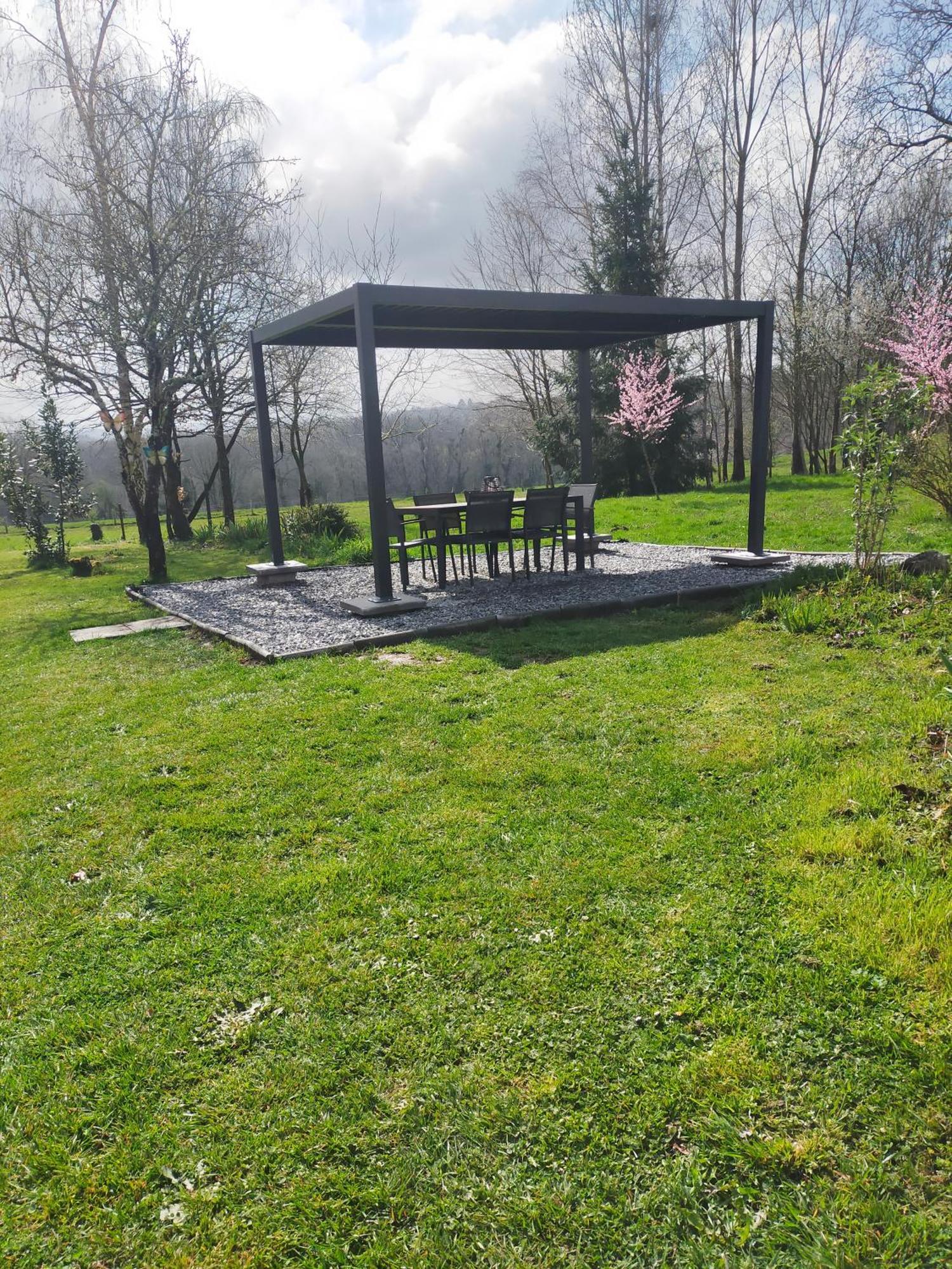 Gite Se Sentir Libre Crozant Esterno foto